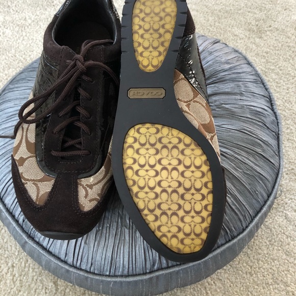 Coach sneakers size 8 excellent condition. - Picture 3 of 6